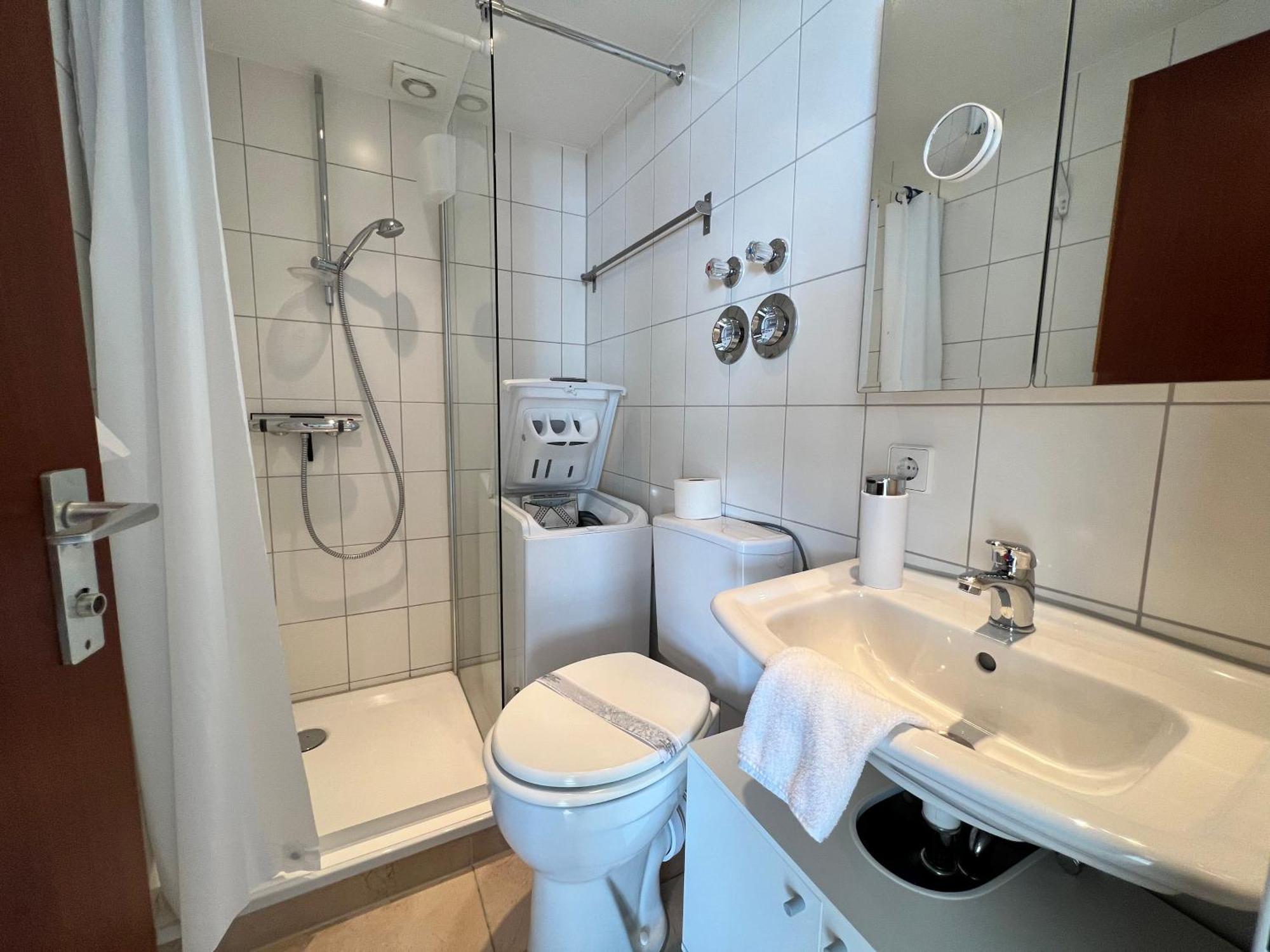 Kleines Seeapartment ユーバーリンゲン エクステリア 写真
